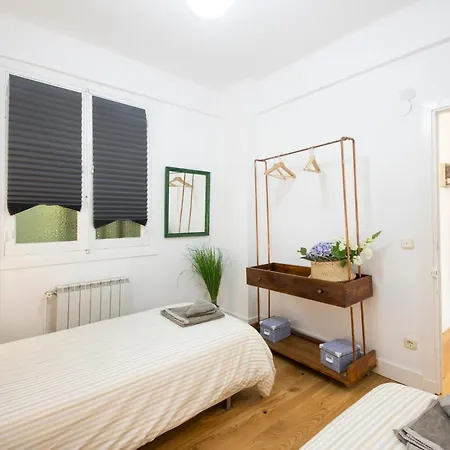 Apartamento Casa Playa Zurriola-aviso-obras En La Fachada Del Patio Hasta Mayo O Junio-no Ha Habido Quejas Por El Ruido-precio Bajo- House Playa Zurriola-warning-works On The Facade Of The Patio Until Or June-there Have Been No Noise Complaints- Price *