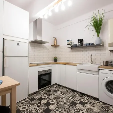 Zurriola - No Party At - 150 Meters To Zurriola - Size 75m2 Apartamento *